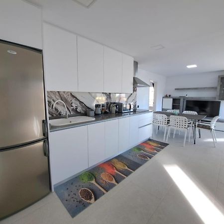 Newly Reformed 2 Bedroom Apartment In The Center Of Los Cristianos Los Cristianos  Exterior photo