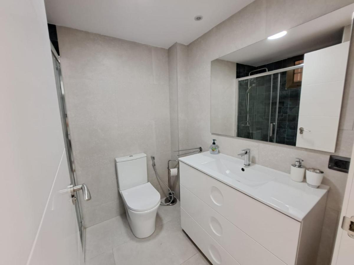 Newly Reformed 2 Bedroom Apartment In The Center Of Los Cristianos Los Cristianos  Exterior photo